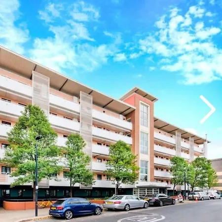 Bright, Nice Interior, Close To The City, 2 Bedroom Apartment London Exterior photo