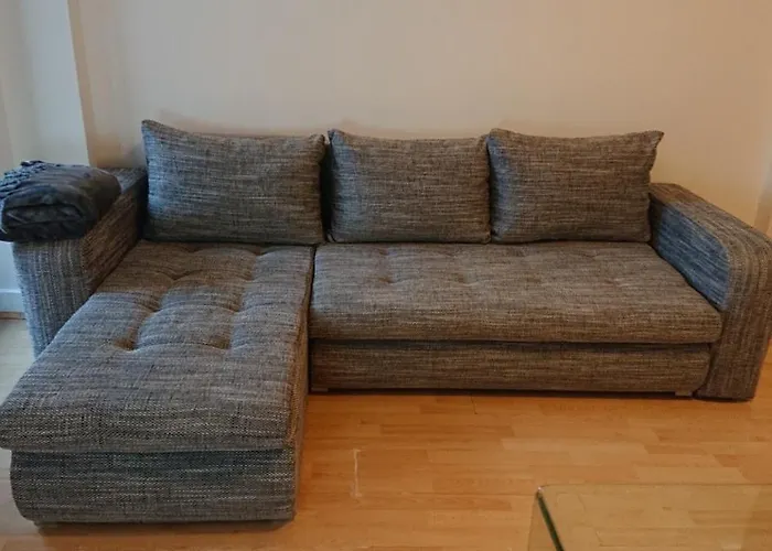 Bright, Nice Interior, Close To The City, 2 Bedroom Apartment